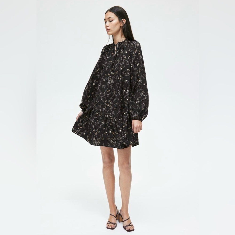 NWT DRAWSTRING-DETAIL DRESS - Picture 4 of 7